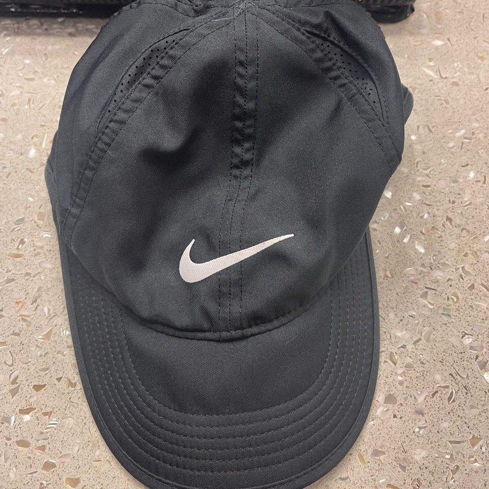 Nike Hat Featherlight Dri-fit